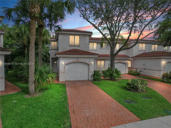 7659 Tamarac Island Circle, Tamarac, FL 33321
