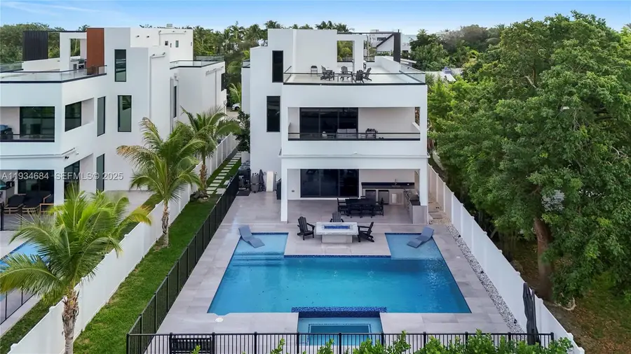 2613 Center Ave, Fort Lauderdale, FL 33308 - Image #2