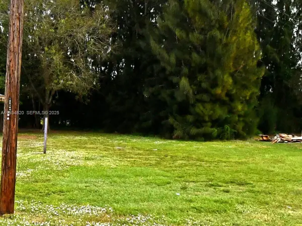 19 N St Cswy, Fort Pierce, FL 34946