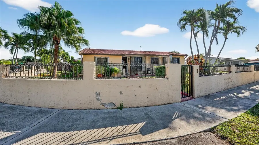 1701 SW 92nd Pl, Miami, FL 33165 - Image #2