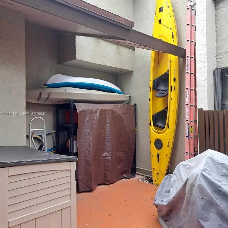 9980 NW 9th St Cir #204, Miami, FL 33172 - Image #2