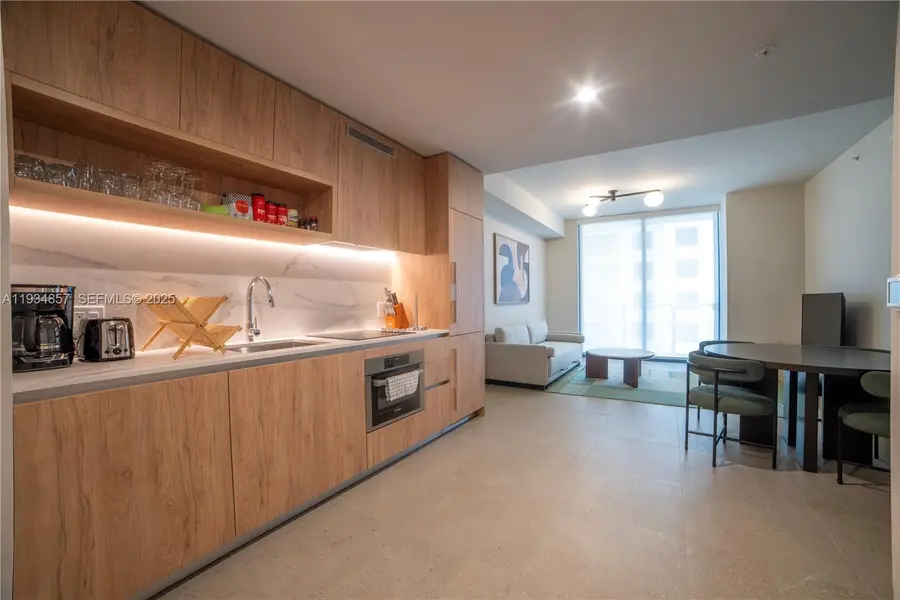 11 NE 6th #2013, Miami, FL 33132 - Image #3