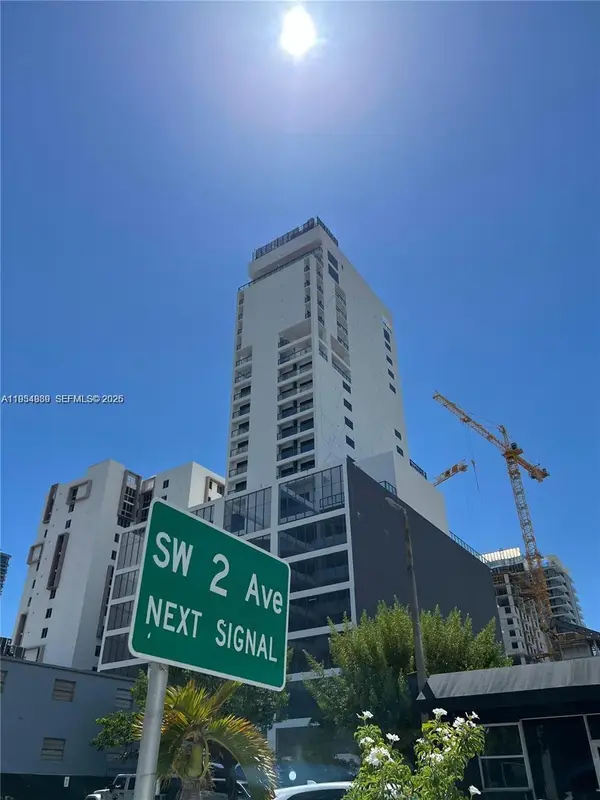 239 SW 9th St #2103, Miami, FL 33130