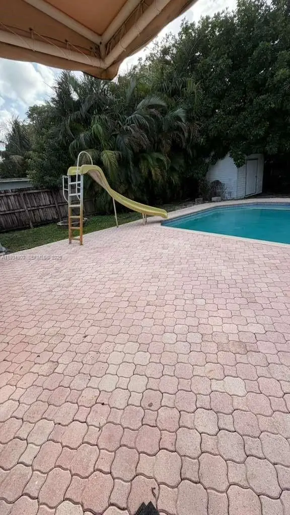 2271 SW 30th Ter, Fort Lauderdale, FL 33312 - Image #2