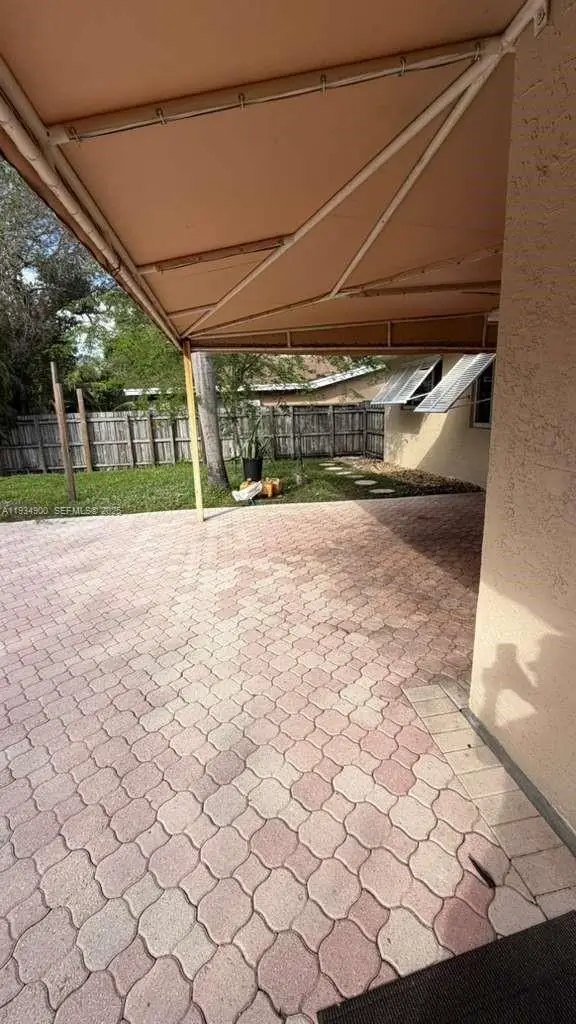 2271 SW 30th Ter, Fort Lauderdale, FL 33312 - Image #3