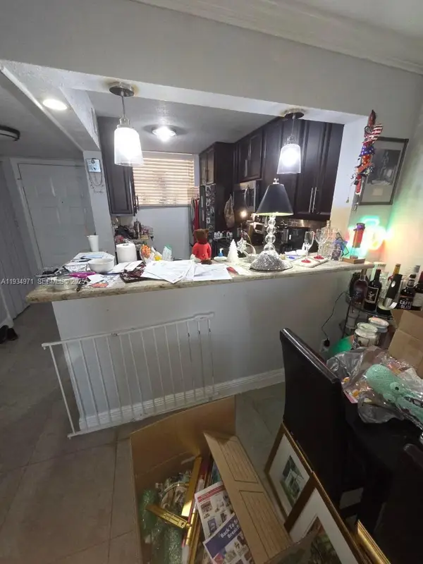 112 Lake Emerald Dr #106, Oakland Park, FL 33309