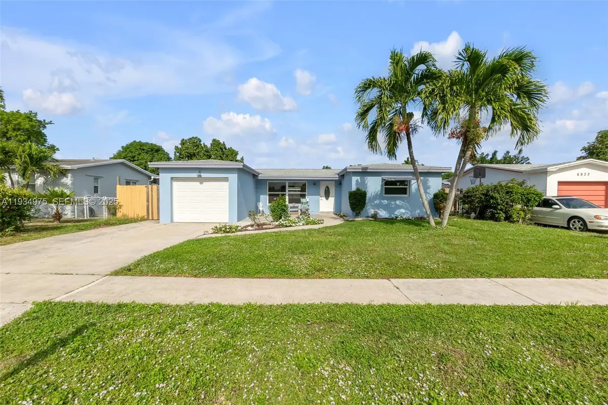 6945 NW 8th Ct, Margate, FL 33063 - Image #1