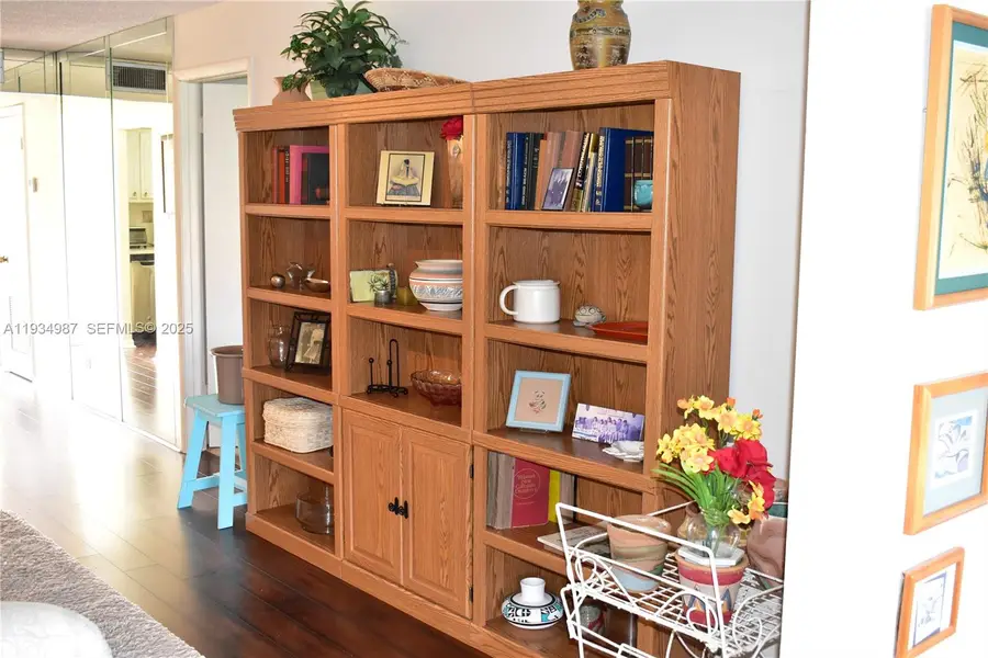 9801 Sunrise Lakes Blvd #305, Sunrise, FL 33322 - Image #2