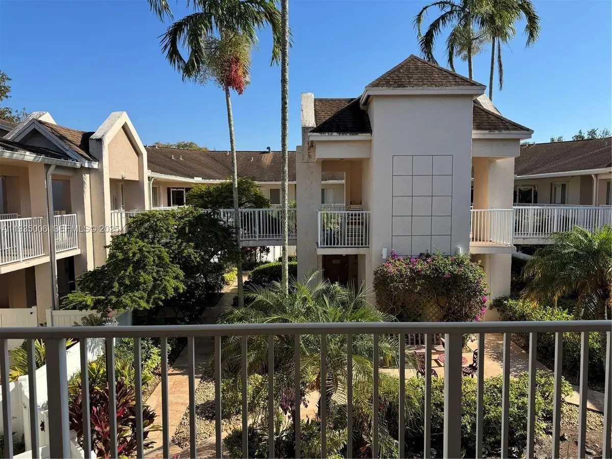 7557 Trent Dr #213, Tamarac, FL 33321 - Image #1