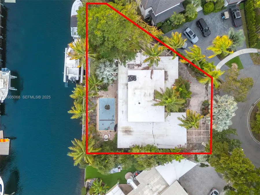12900 Ixora Cir, North Miami, FL 33181 - Image #2