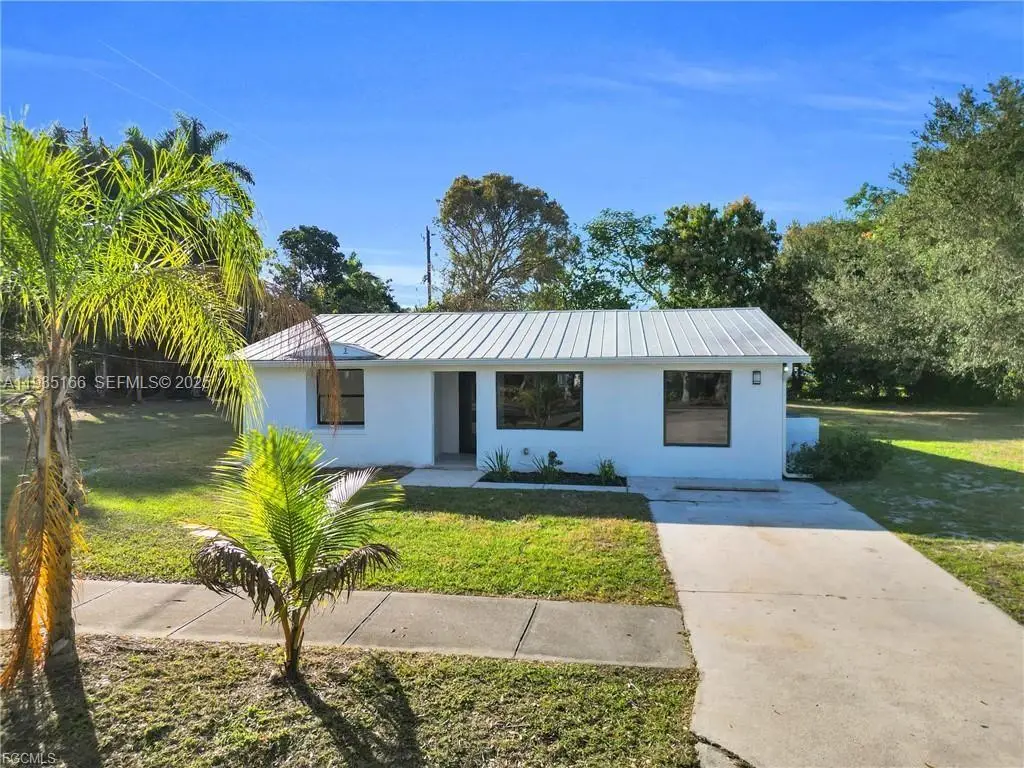 356 New York Drive, Fort Myers, FL 33905 - Image #1