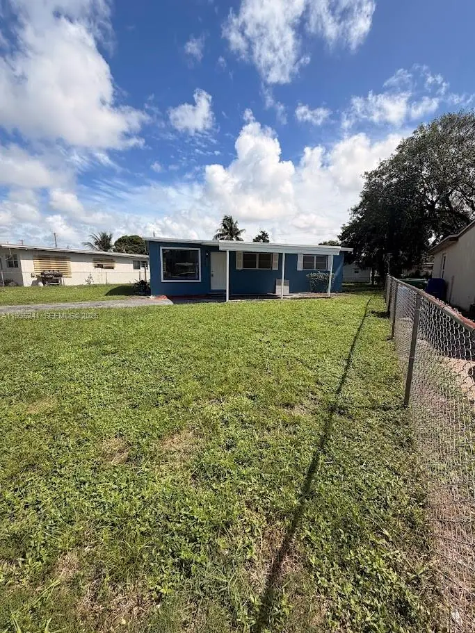 318 NW 30th Terrace, Fort Lauderdale, FL 33311 - Image #2