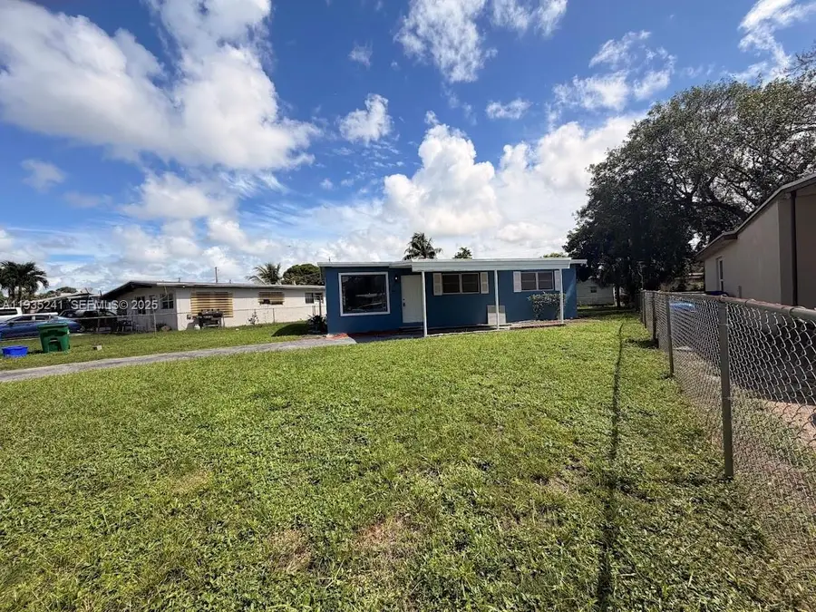 318 NW 30th Terrace, Fort Lauderdale, FL 33311 - Image #3