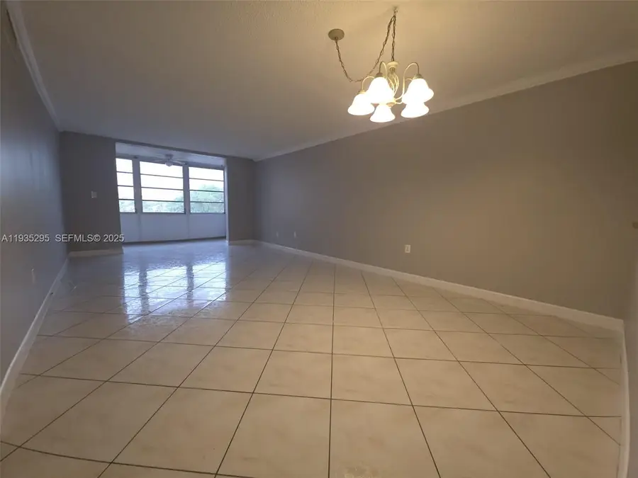 2840 Somerset Dr #318M, Lauderdale Lakes, FL 33311 - Image #2