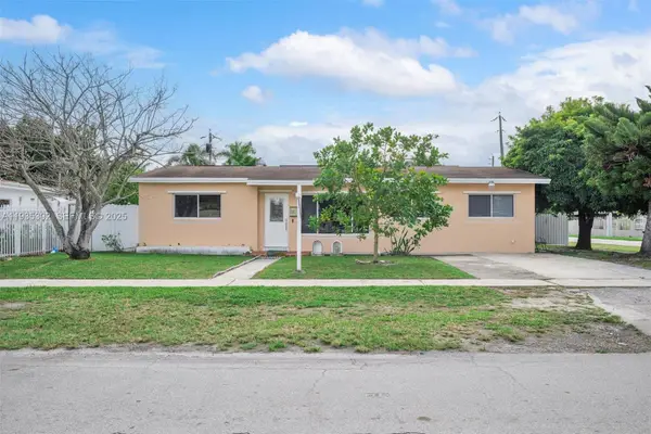 590 W 35th Pl, Hialeah, FL 33012