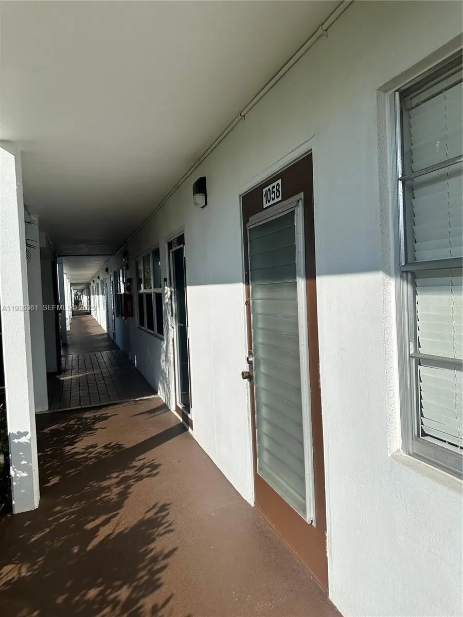1058 E Harwood E #1058, Deerfield Beach, FL 33442 - Image #2
