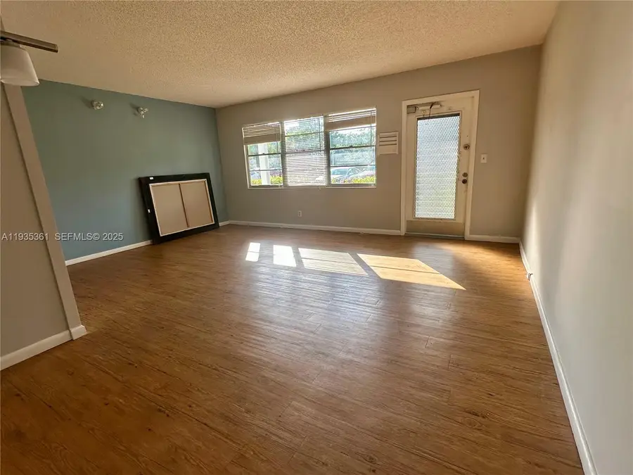 1058 E Harwood E #1058, Deerfield Beach, FL 33442 - Image #3