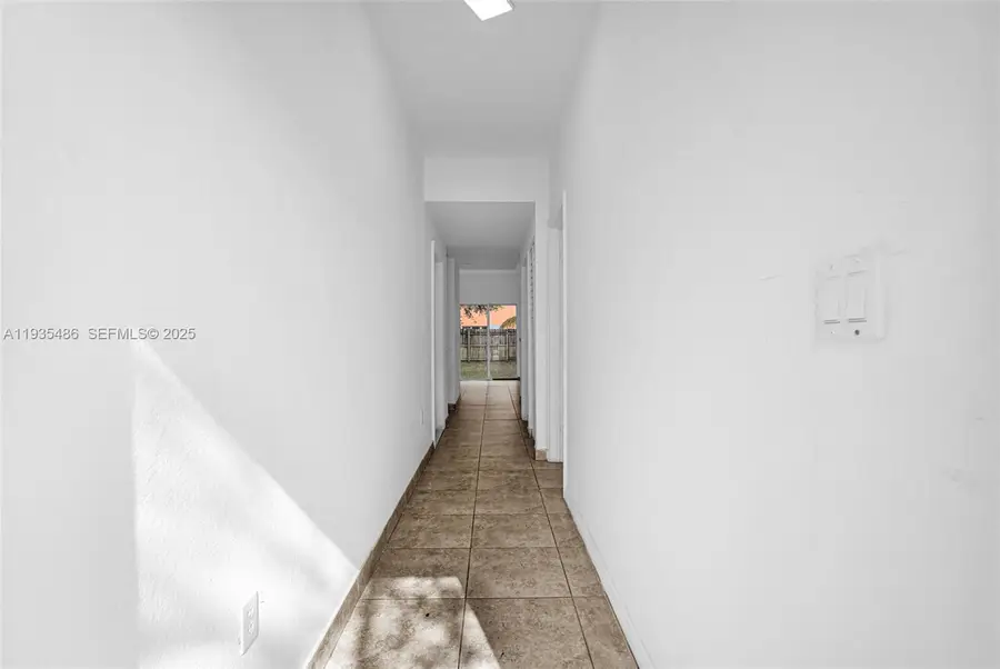 636 SW 7th Ter, Florida City, FL 33034 - Image #3