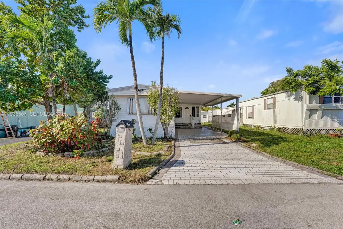 361 NW 135th Ave, Plantation, FL 33325 - Image #1