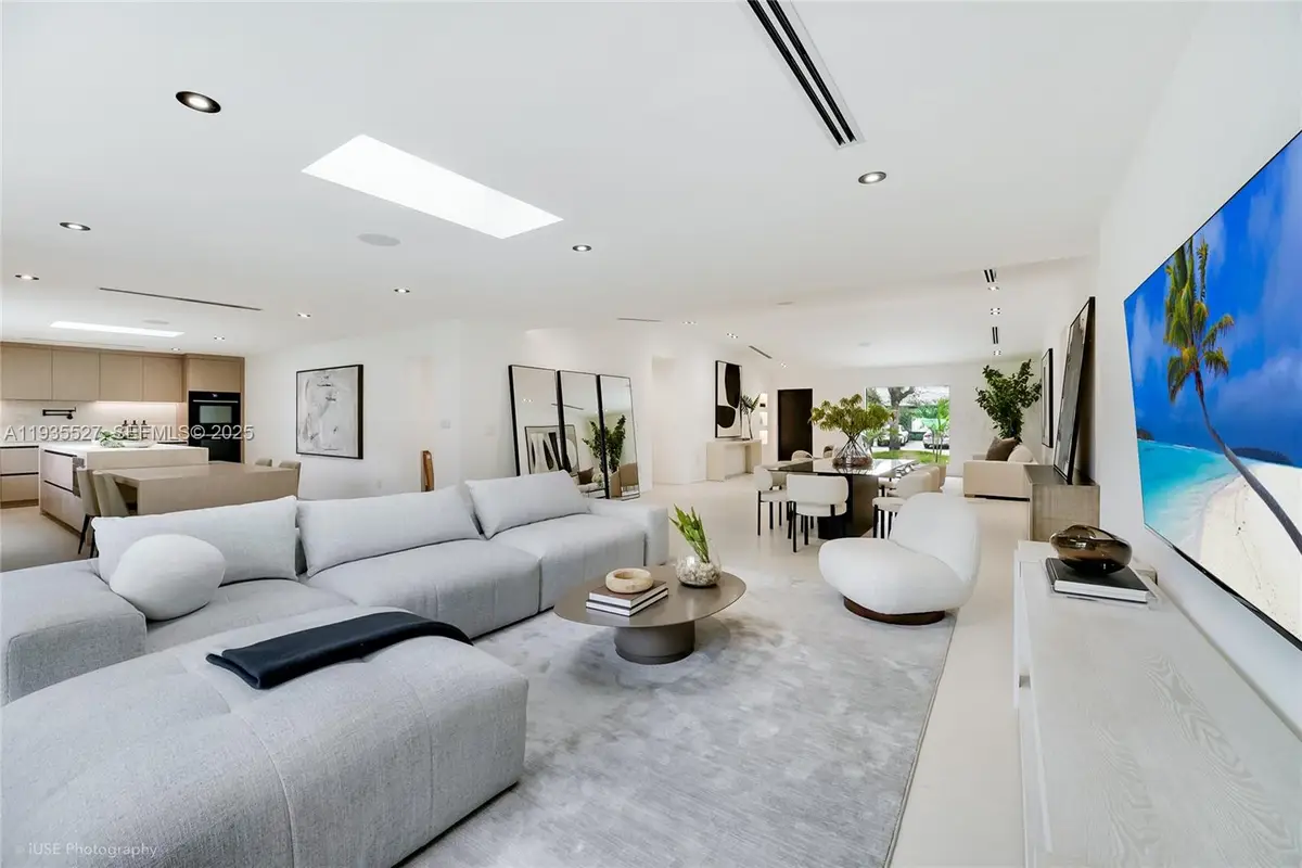 21480 Highland Lakes Blvd #21480, Miami, FL 33179 - Image #1