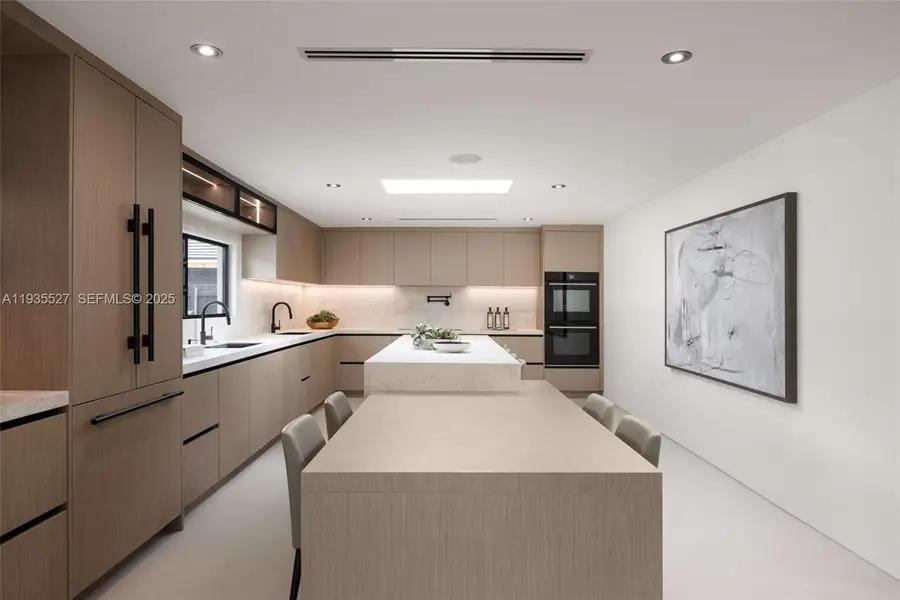 21480 Highland Lakes Blvd #21480, Miami, FL 33179 - Image #3