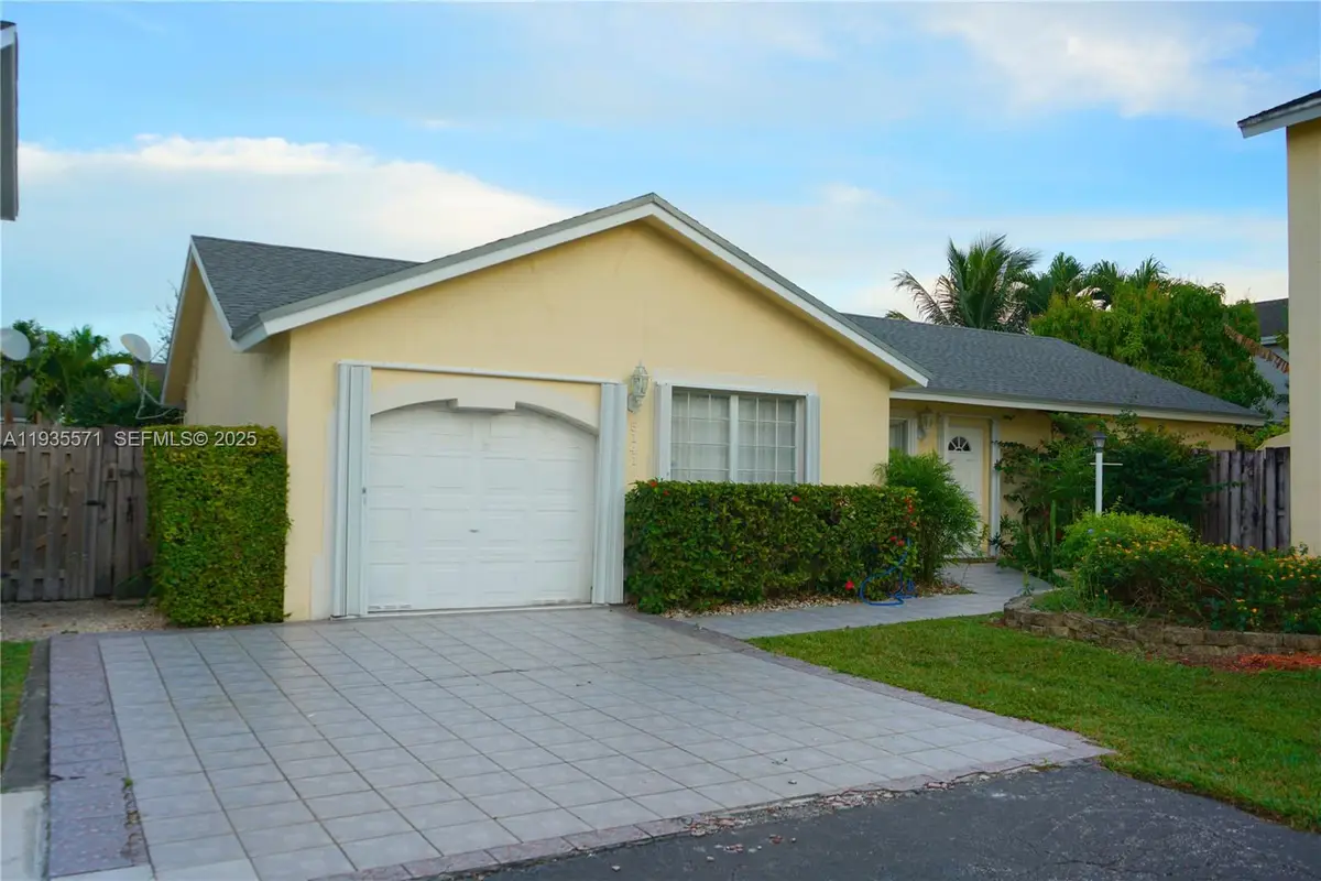 5141 NW 101st Pl, Doral, FL 33178 - Image #1