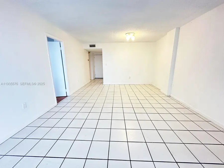 15600 NW 7th Ave #606, Miami, FL 33169 - Image #2