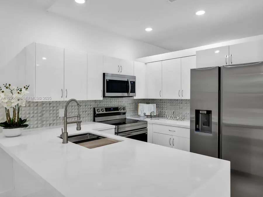 2130 NW 184th Way, Pembroke Pines, FL 33029 - Image #3