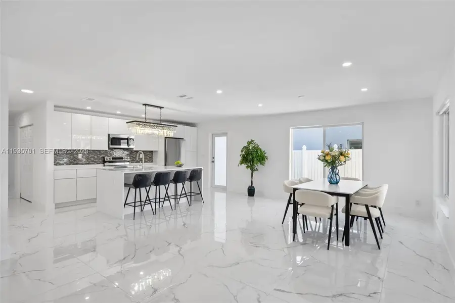 253 SW 4th St, Dania Beach, FL 33004 - Image #2