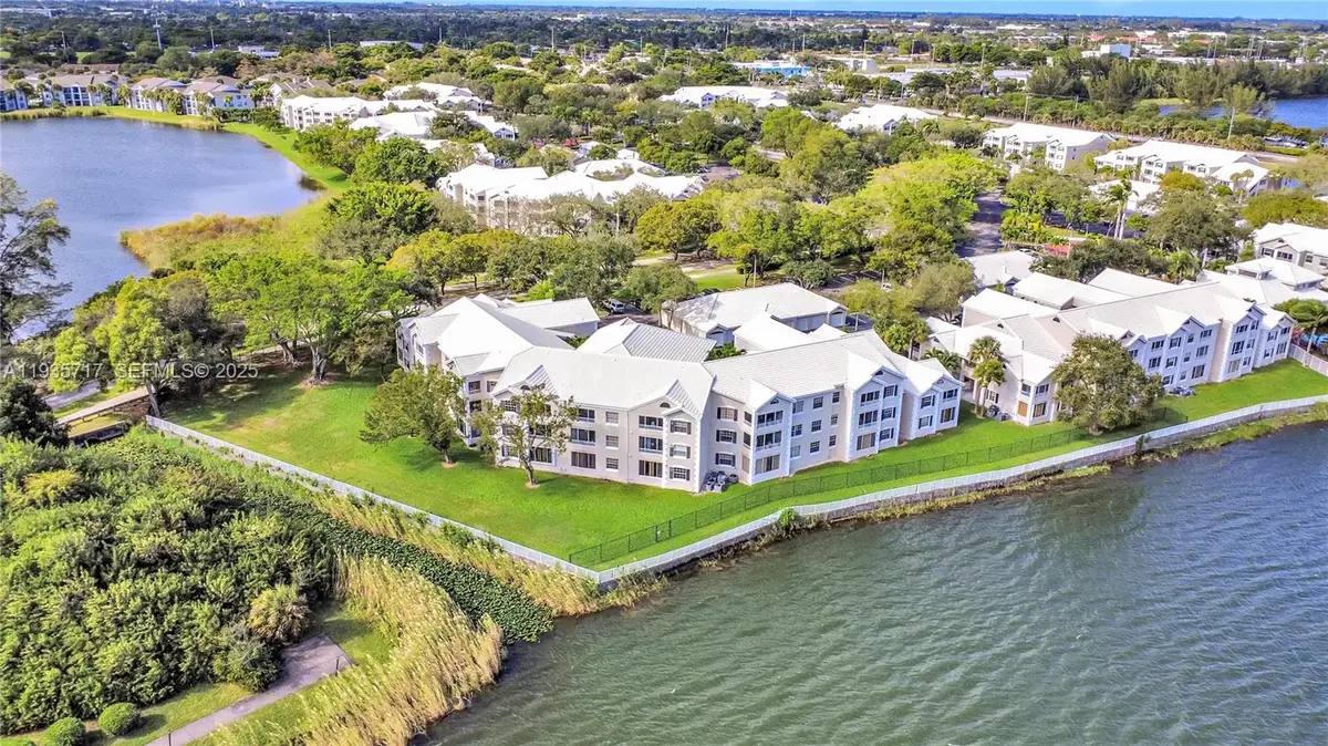 2803 N Oakland Forest Dr #205, Oakland Park, FL 33309 - Image #1