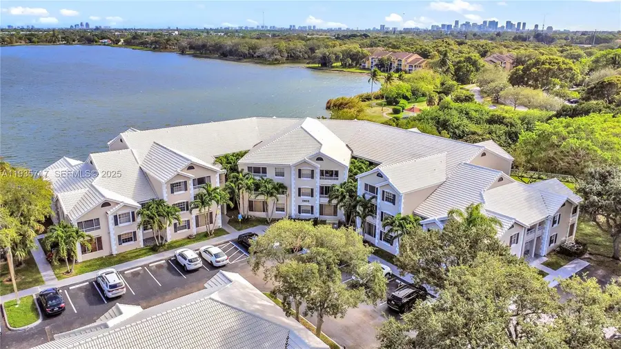 2803 N Oakland Forest Dr #205, Oakland Park, FL 33309 - Image #2