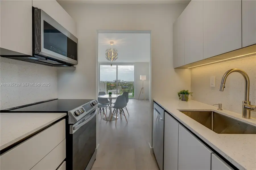 2000 NE 135th St #908, North Miami, FL 33181 - Image #3