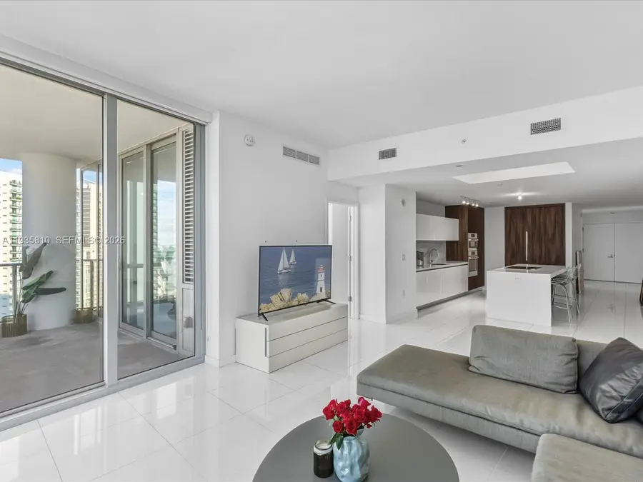851 NE 1st Ave #4801, Miami, FL 33132 - Image #3