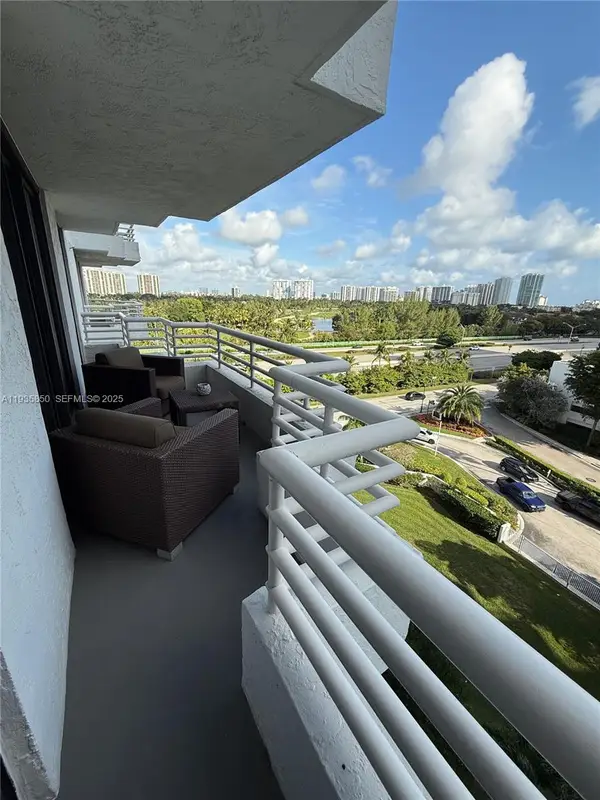 3300 NE 192nd St #808, Aventura, FL 33180