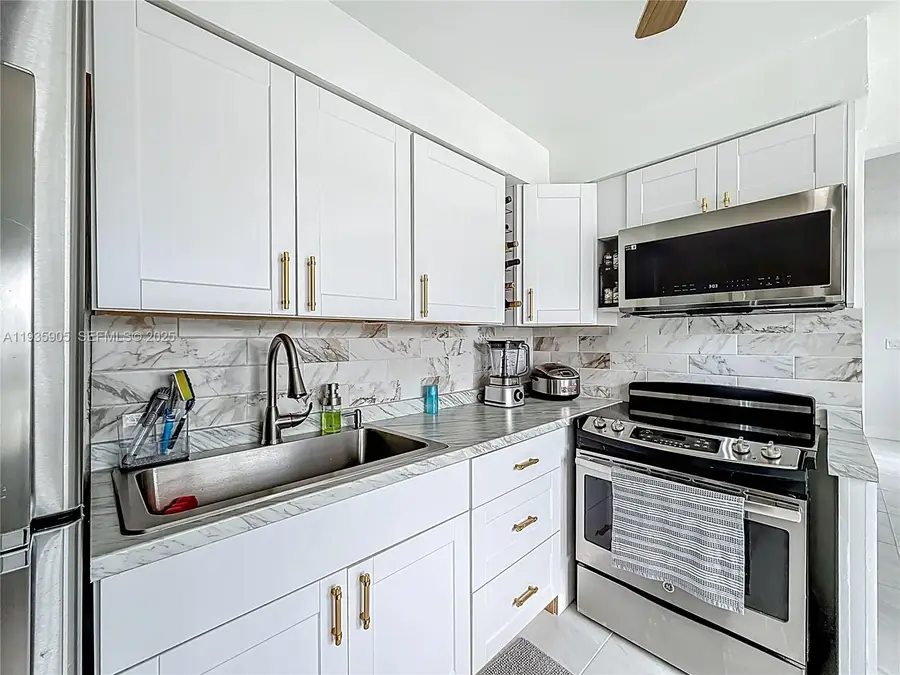 2223 Liberty St, Hollywood, FL 33020 - Image #3