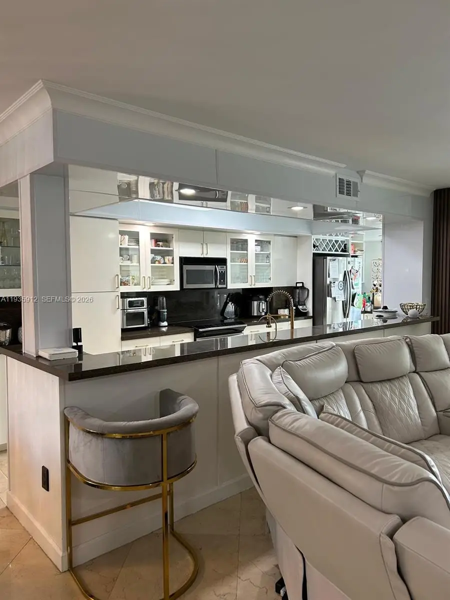 20941 NE 37th Ct, Aventura, FL 33180 - Image #2