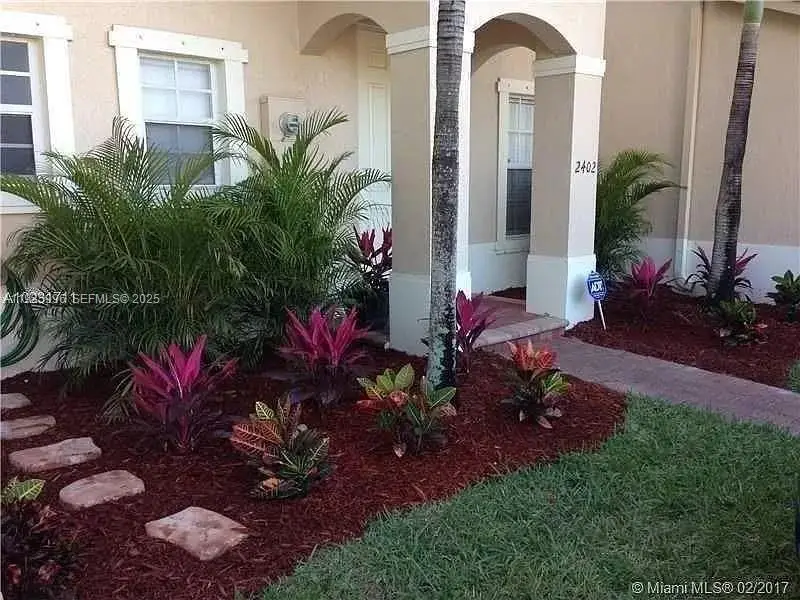 2402 NE 41st Pl, Homestead, FL 33033 - Image #2