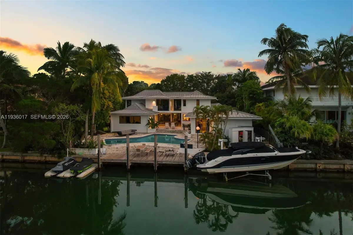 121 Knollwood Drive, Key Biscayne, FL 33149 - Image #1