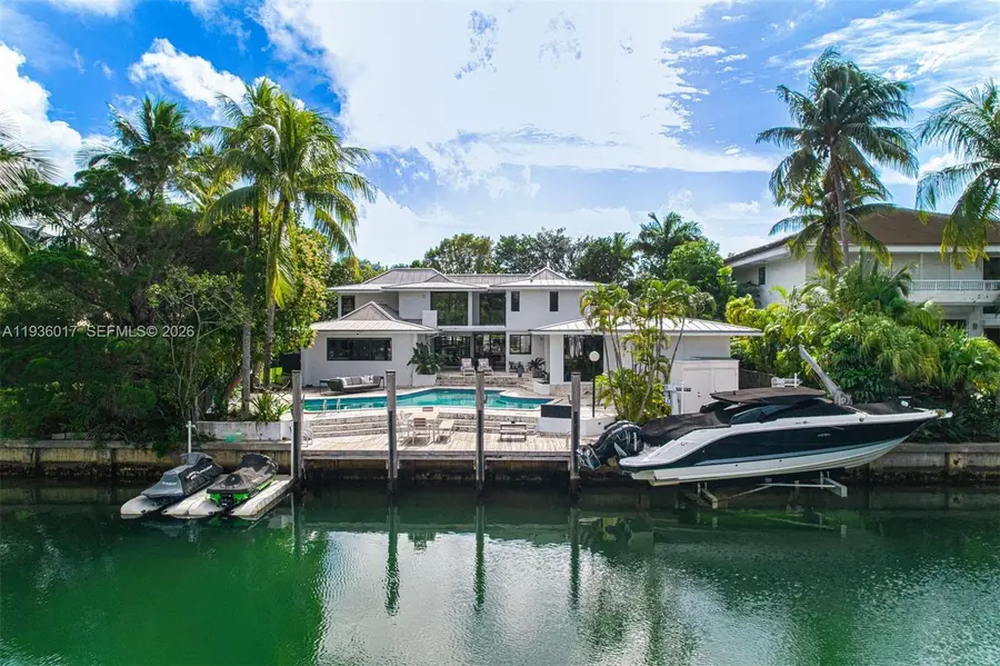 121 Knollwood Drive, Key Biscayne, FL 33149 - Image #2