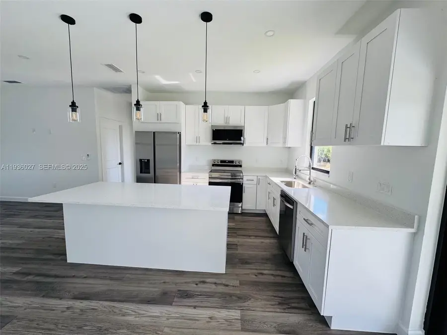 1924 NE 14th Pl, Cape Coral, FL 33909 - Image #3