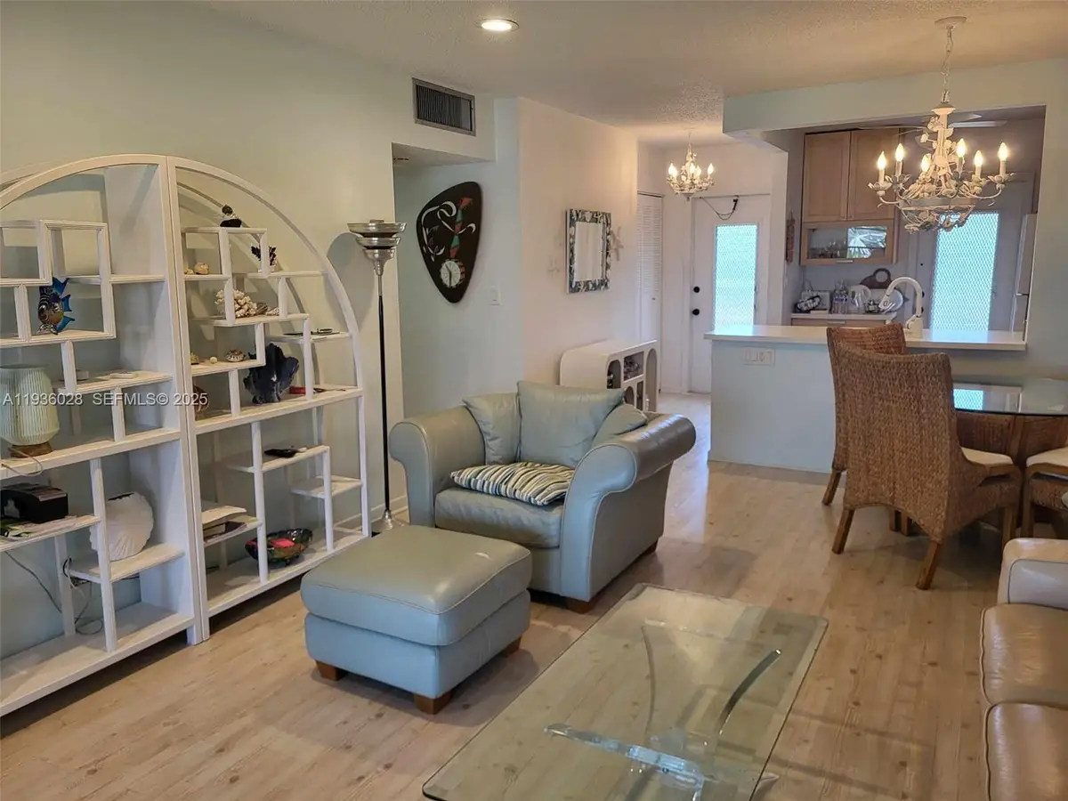 4701 NW 34th St #604, Lauderdale Lakes, FL 33319 - Image #1