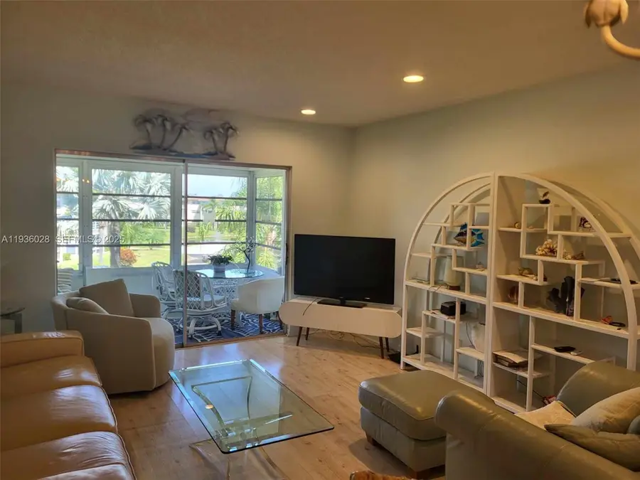 4701 NW 34th St #604, Lauderdale Lakes, FL 33319 - Image #3