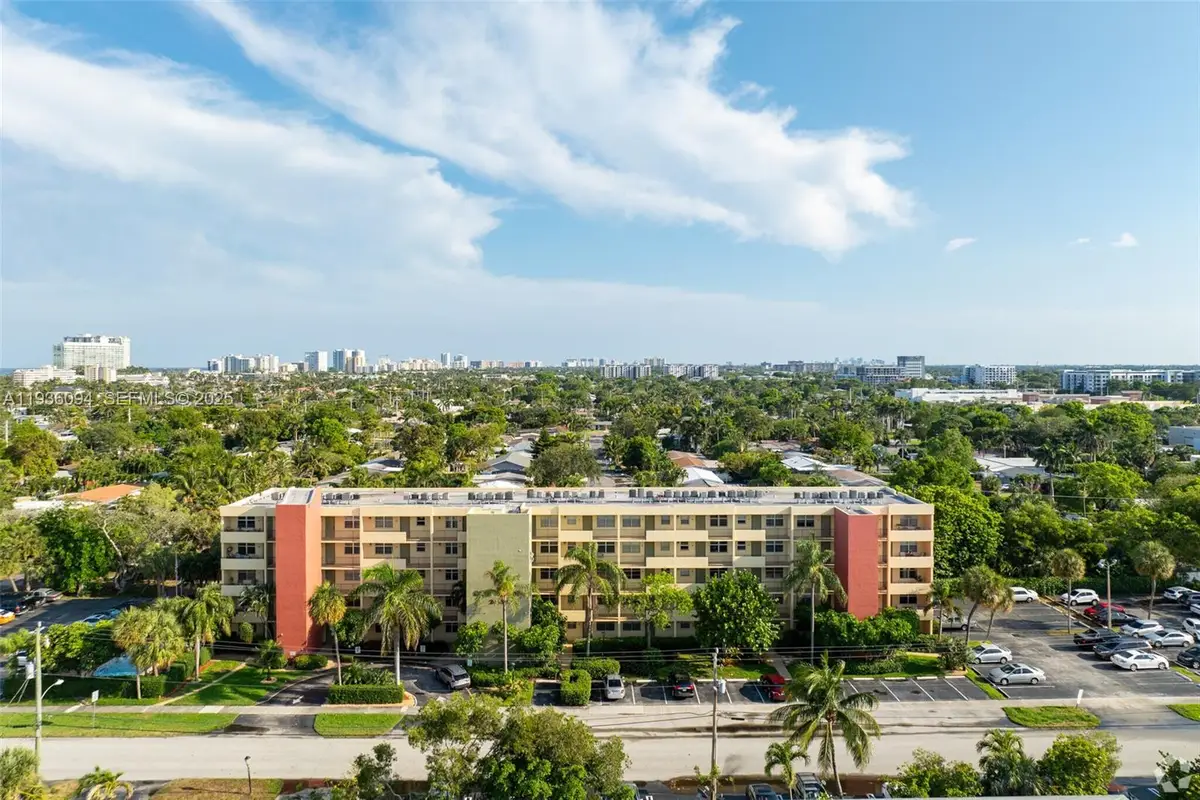2400 NE 10th St #203, Pompano Beach, FL 33062 - Image #1