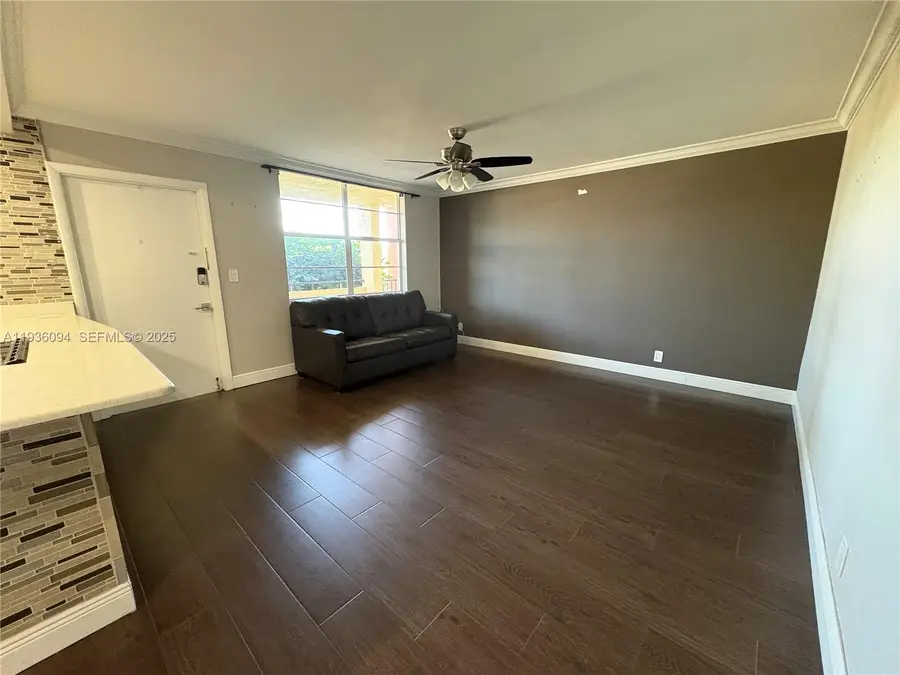 2400 NE 10th St #203, Pompano Beach, FL 33062 - Image #2