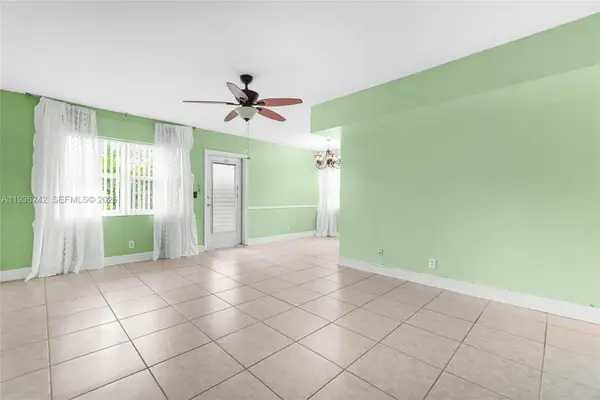 268 Coventry L #268, West Palm Beach, FL 33417