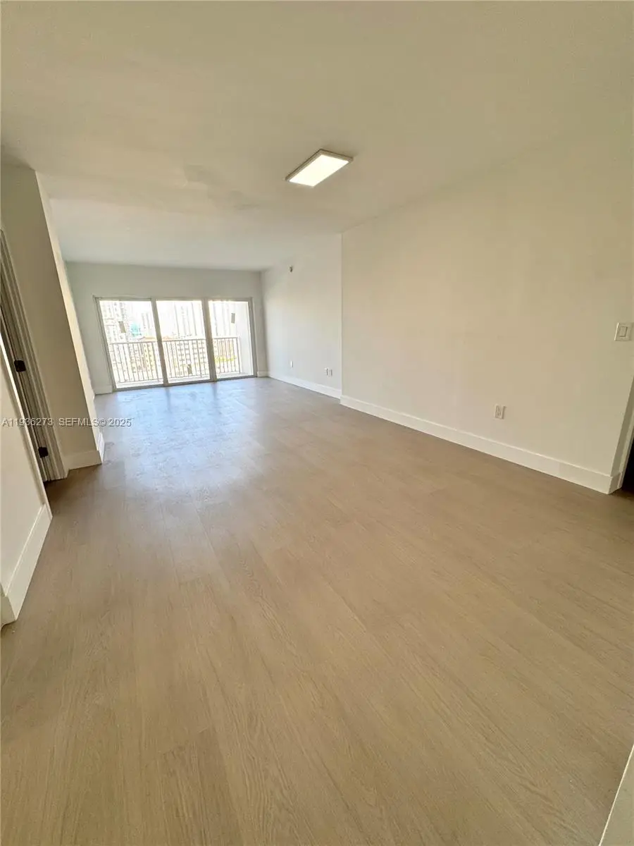300 Bayview Dr #1201, Sunny Isles Beach, FL 33160 - Image #2
