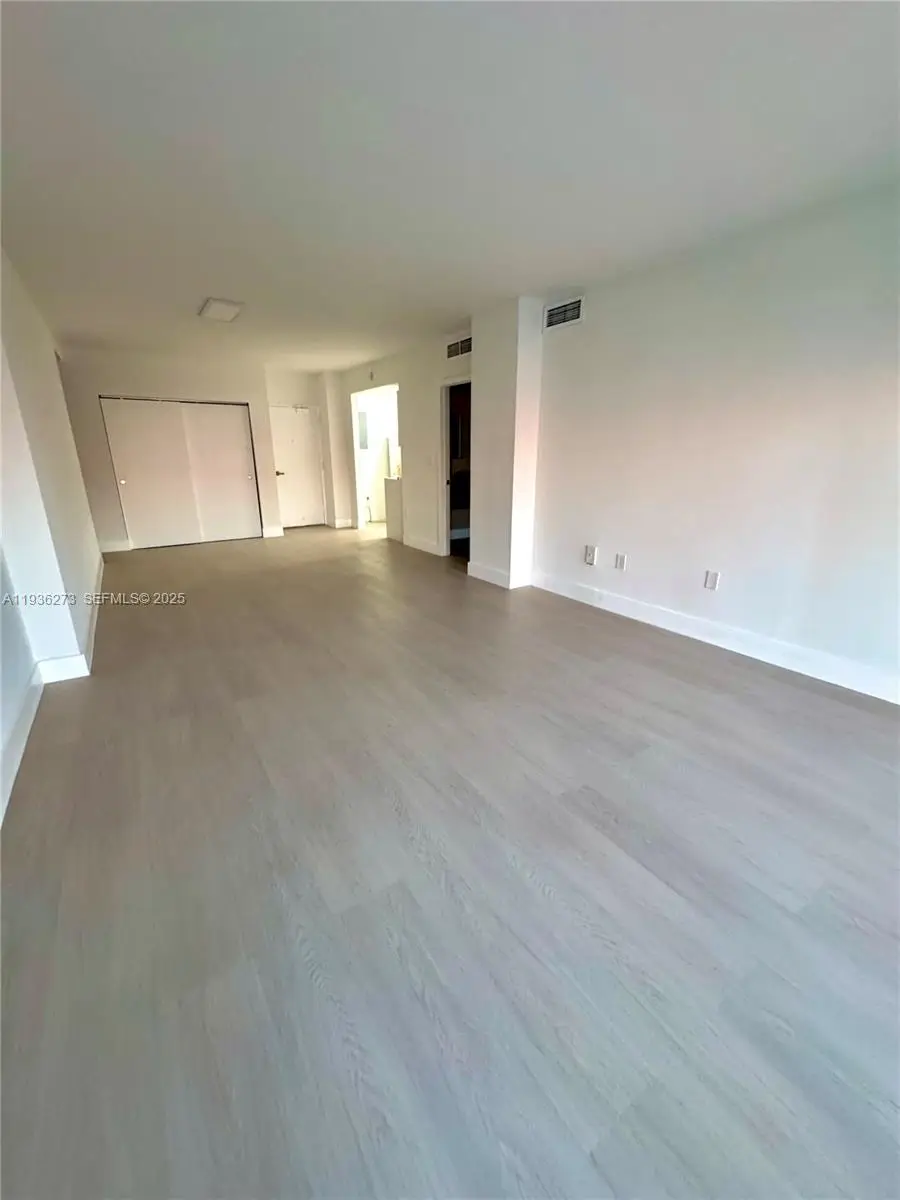 300 Bayview Dr #1201, Sunny Isles Beach, FL 33160 - Image #3