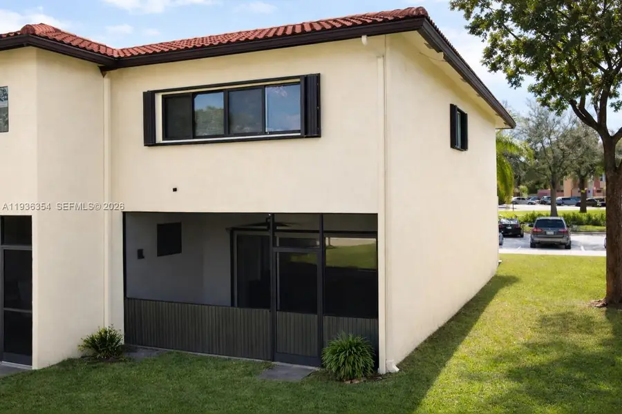 8925 Springtree Lakes Dr, Sunrise, FL 33351 - #2