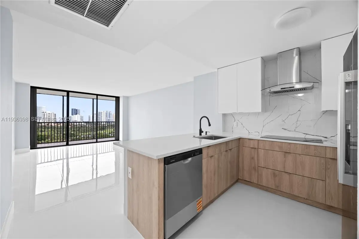 20335 W Country Club Dr #1905, Aventura, FL 33180 - Image #1