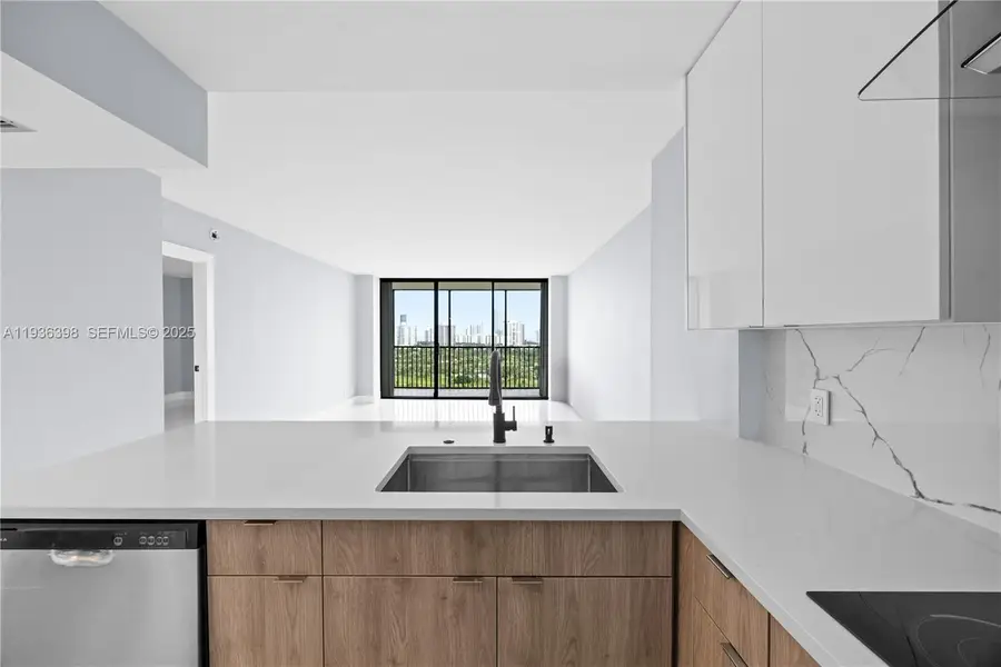 20335 W Country Club Dr #1905, Aventura, FL 33180 - Image #2